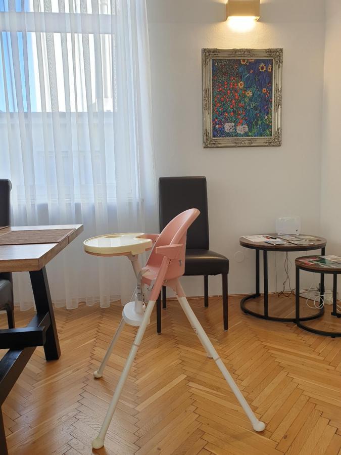 Sunny And Spacious Apartment Near City Centre Wina Bagian luar foto